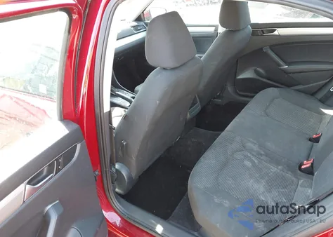 2016 Volkswagen Passat 1.8T S z USA, uszkodzony, nr VIN 1VWAT7A31GC007932